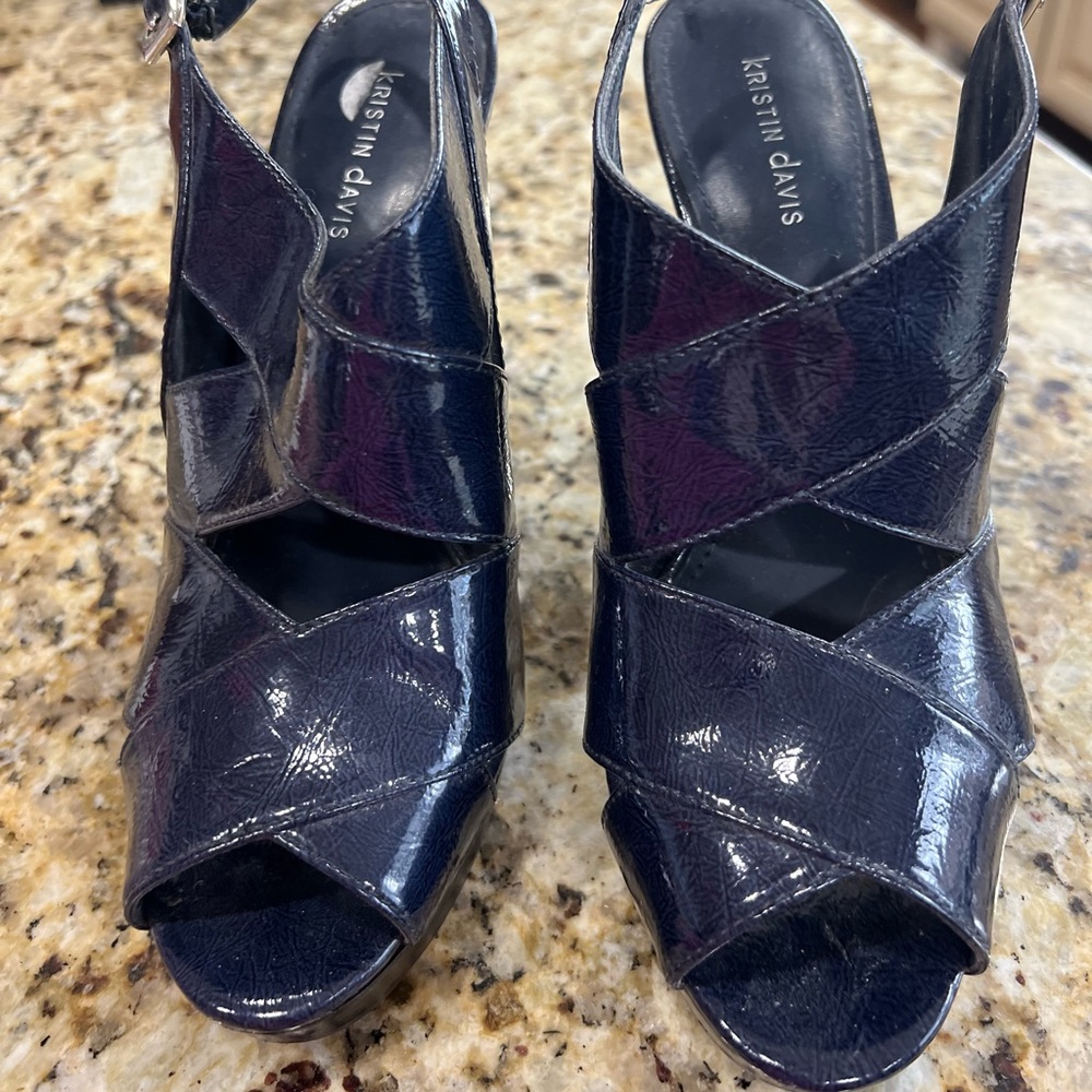 Kristin Davis Platform Hills Patent Navy Size 7 1/2